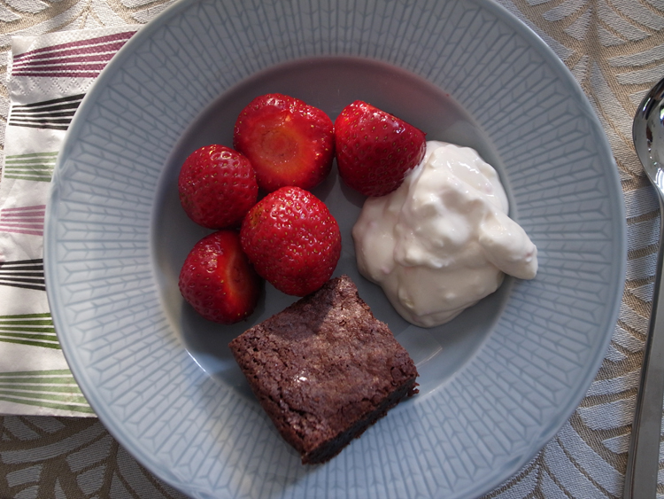 dessert, chokoladekage, jordbær, creme